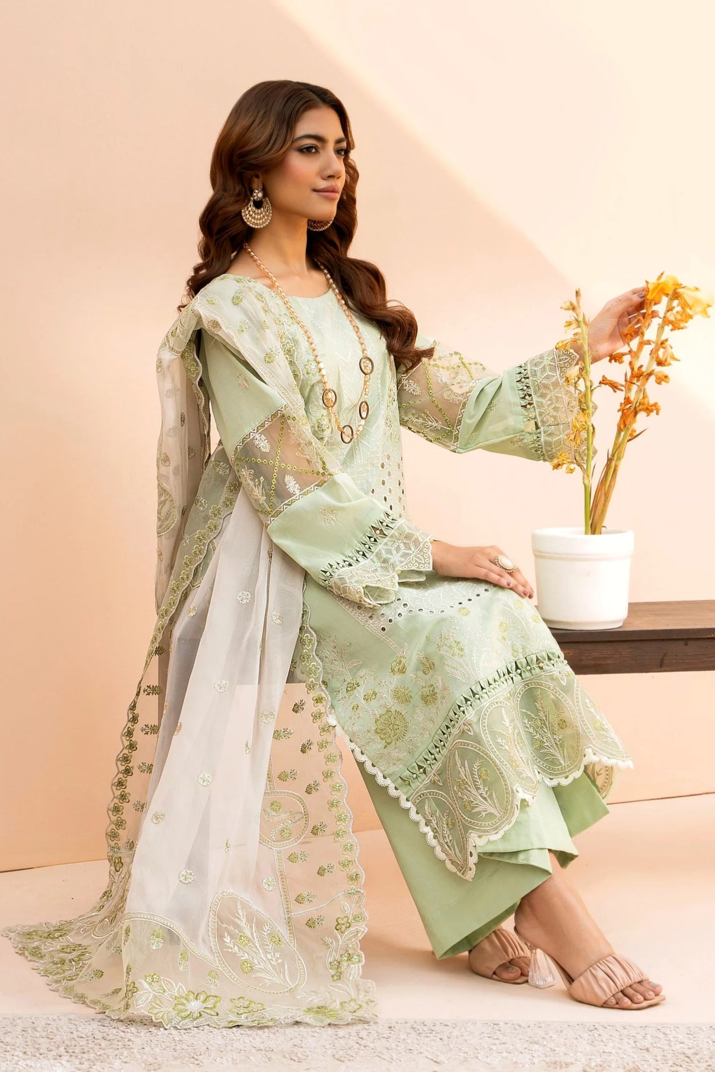 MSART-04 EMBROIDERED SWISS 3-PC